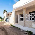 Holiday home Terrazza Sullacqua Seafront Retreat Torre Squillace
