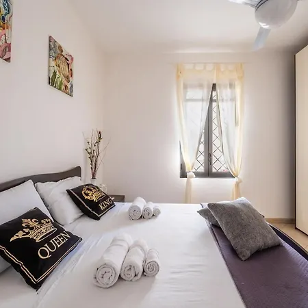 Terrazza Sullacqua Seafront Retreat Holiday home