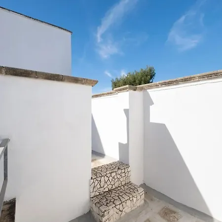 Terrazza Sullacqua Seafront Retreat